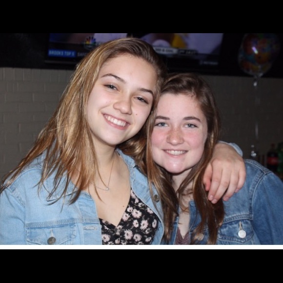 Meet your Posher, Gigi - Picture 1 of 1